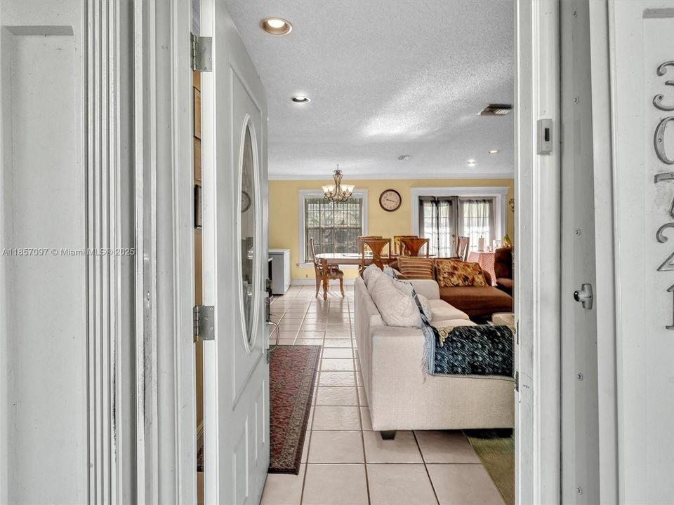 Недавно продано: $529,900 (3 спален, 2 ванн, 1644 Квадратных фут)