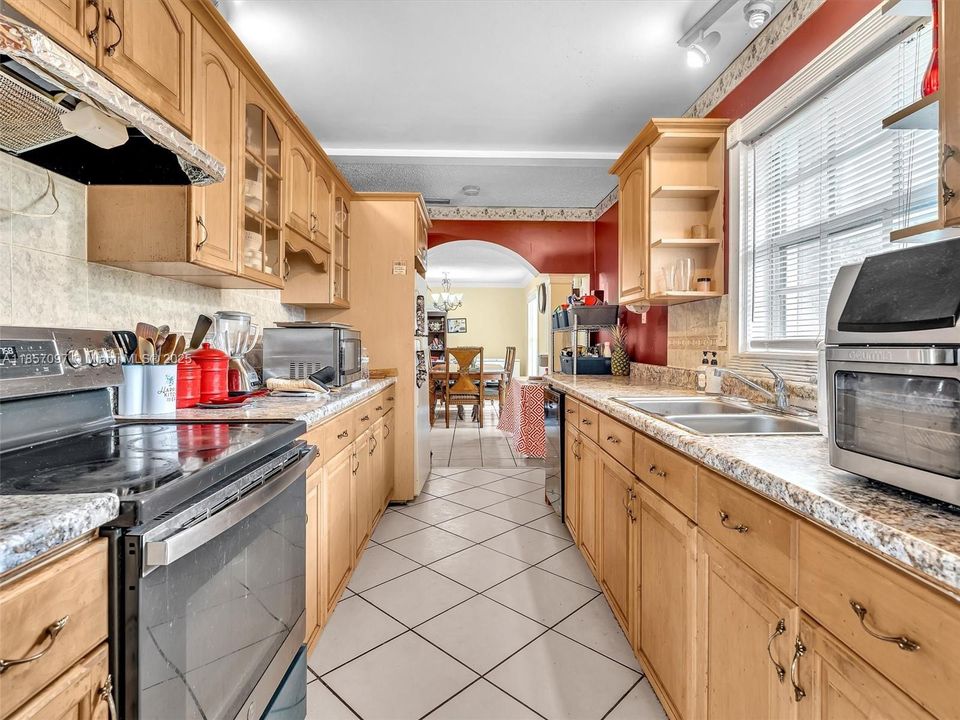 Недавно продано: $529,900 (3 спален, 2 ванн, 1644 Квадратных фут)