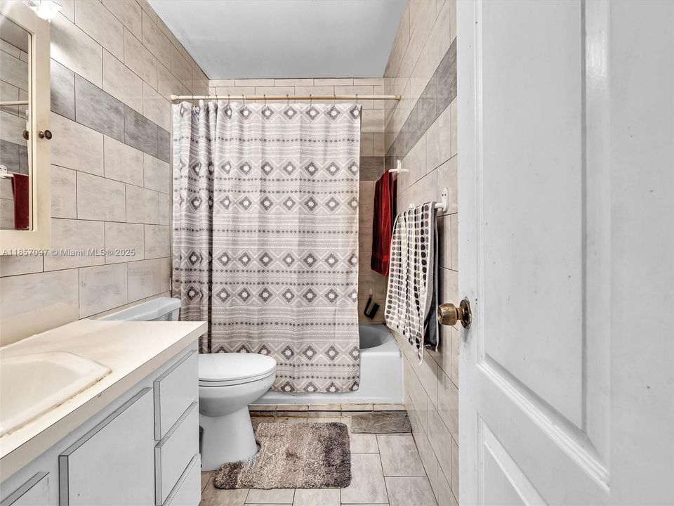 Недавно продано: $529,900 (3 спален, 2 ванн, 1644 Квадратных фут)