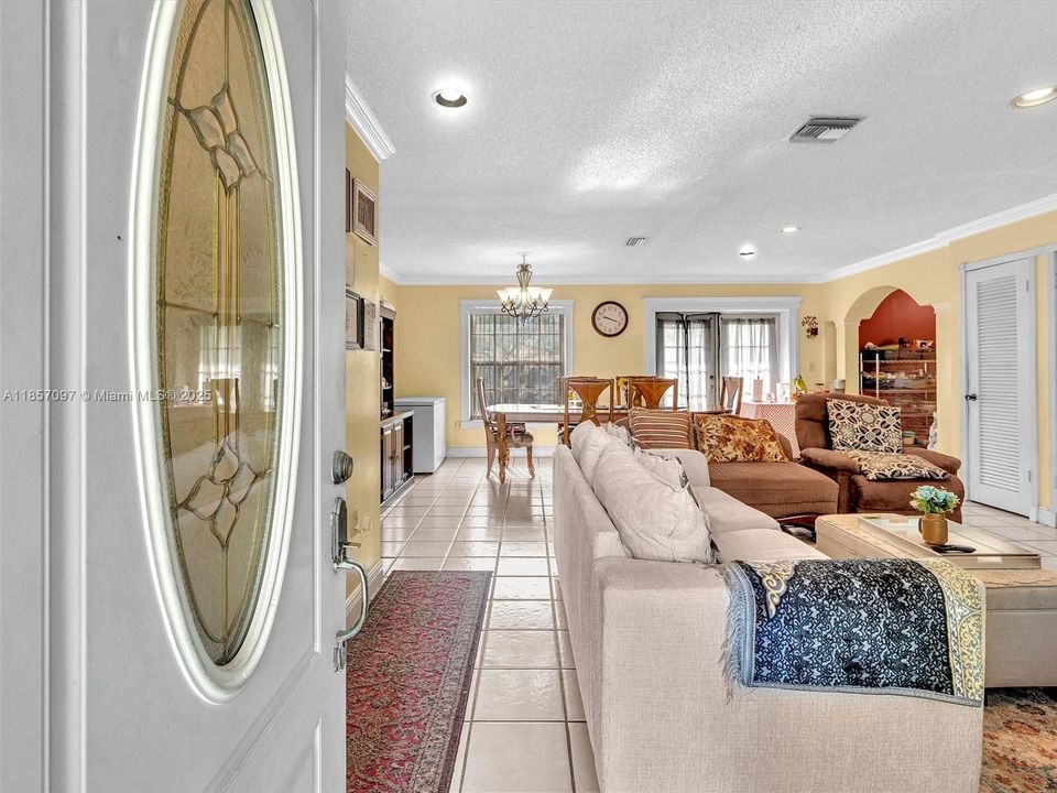 Недавно продано: $529,900 (3 спален, 2 ванн, 1644 Квадратных фут)