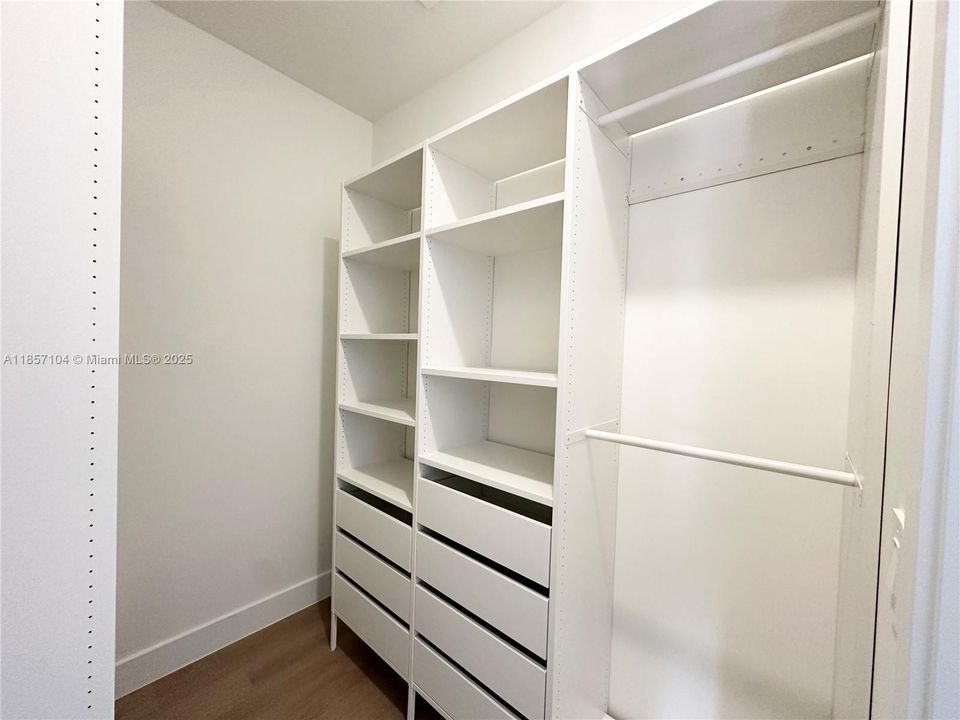 For Rent: $7,400 (5 beds, 4 baths, 3888 Square Feet)