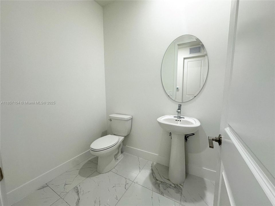 For Rent: $7,400 (5 beds, 4 baths, 3888 Square Feet)