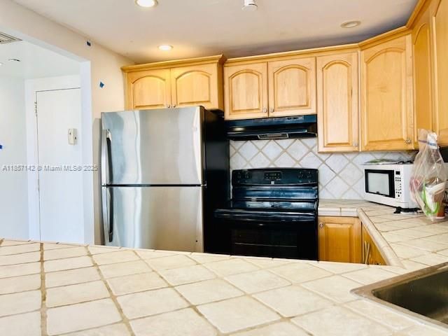 待售: $239,900 (2 贝兹, 2 浴室, 1182 平方英尺)