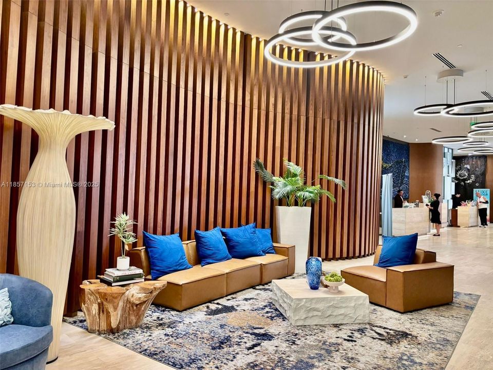 待售: $945,000 (2 贝兹, 2 浴室, 1136 平方英尺)