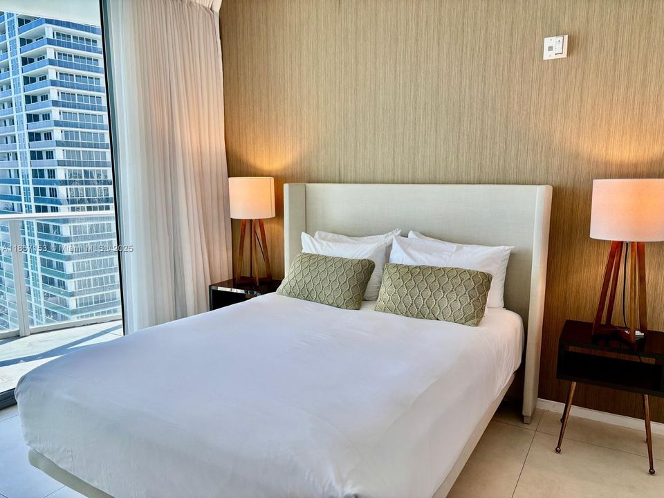 待售: $945,000 (2 贝兹, 2 浴室, 1136 平方英尺)