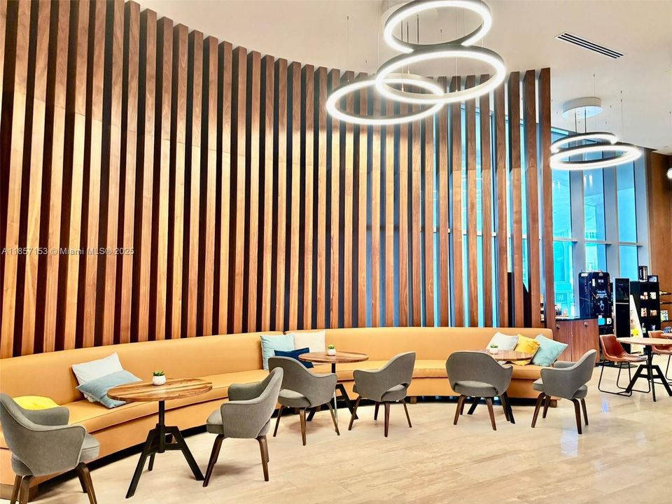 待售: $945,000 (2 贝兹, 2 浴室, 1136 平方英尺)