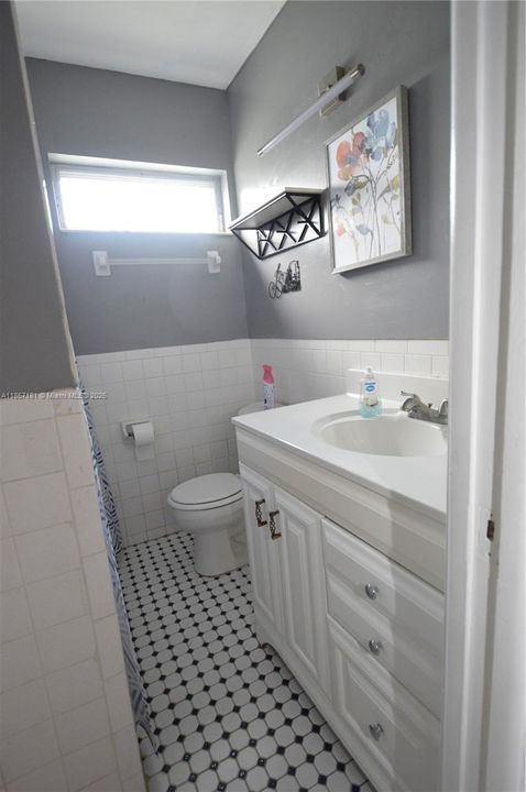 Недавно продано: $375,000 (3 спален, 2 ванн, 1656 Квадратных фут)