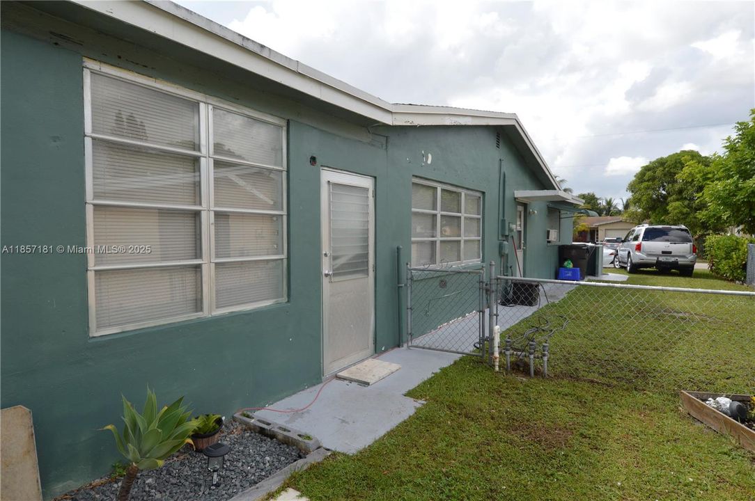 Недавно продано: $375,000 (3 спален, 2 ванн, 1656 Квадратных фут)