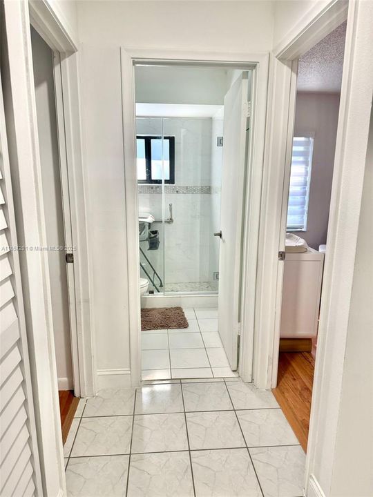 最近租的: $3,200 (3 贝兹, 2 浴室, 1061 平方英尺)