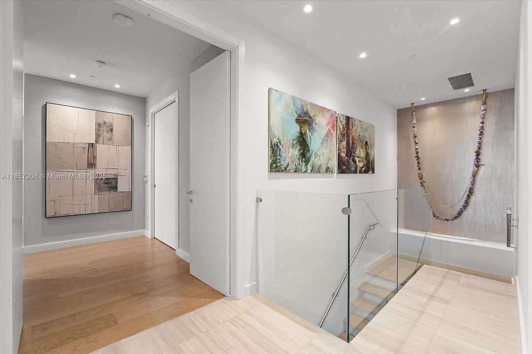 En Venta: $5,750,000 (3 camas, 3 baños, 3084 Pies cuadrados)