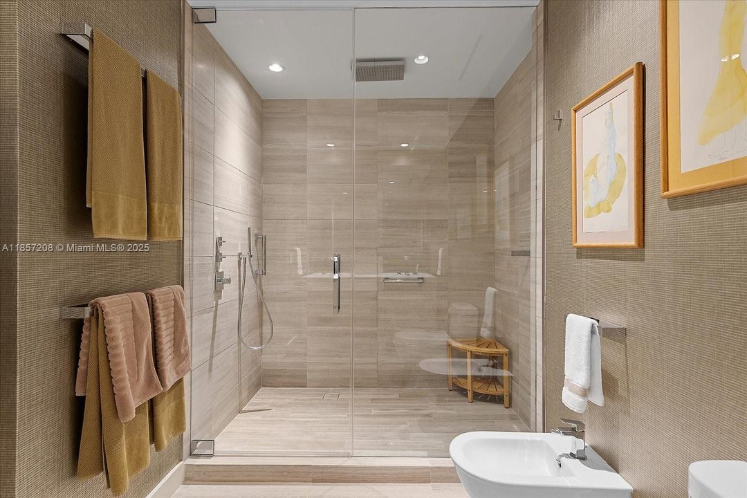 En Venta: $5,750,000 (3 camas, 3 baños, 3084 Pies cuadrados)