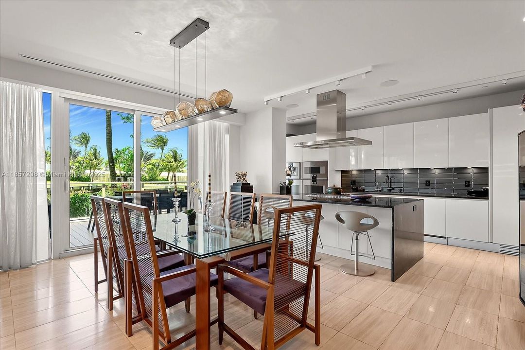 En Venta: $5,750,000 (3 camas, 3 baños, 3084 Pies cuadrados)