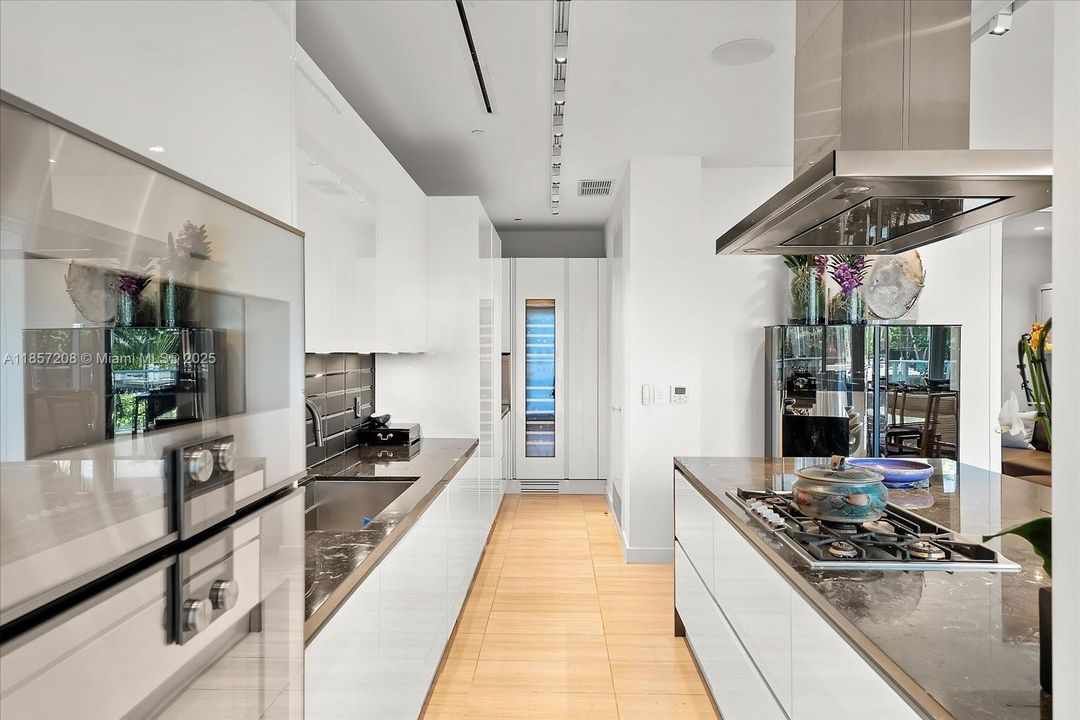 En Venta: $5,750,000 (3 camas, 3 baños, 3084 Pies cuadrados)