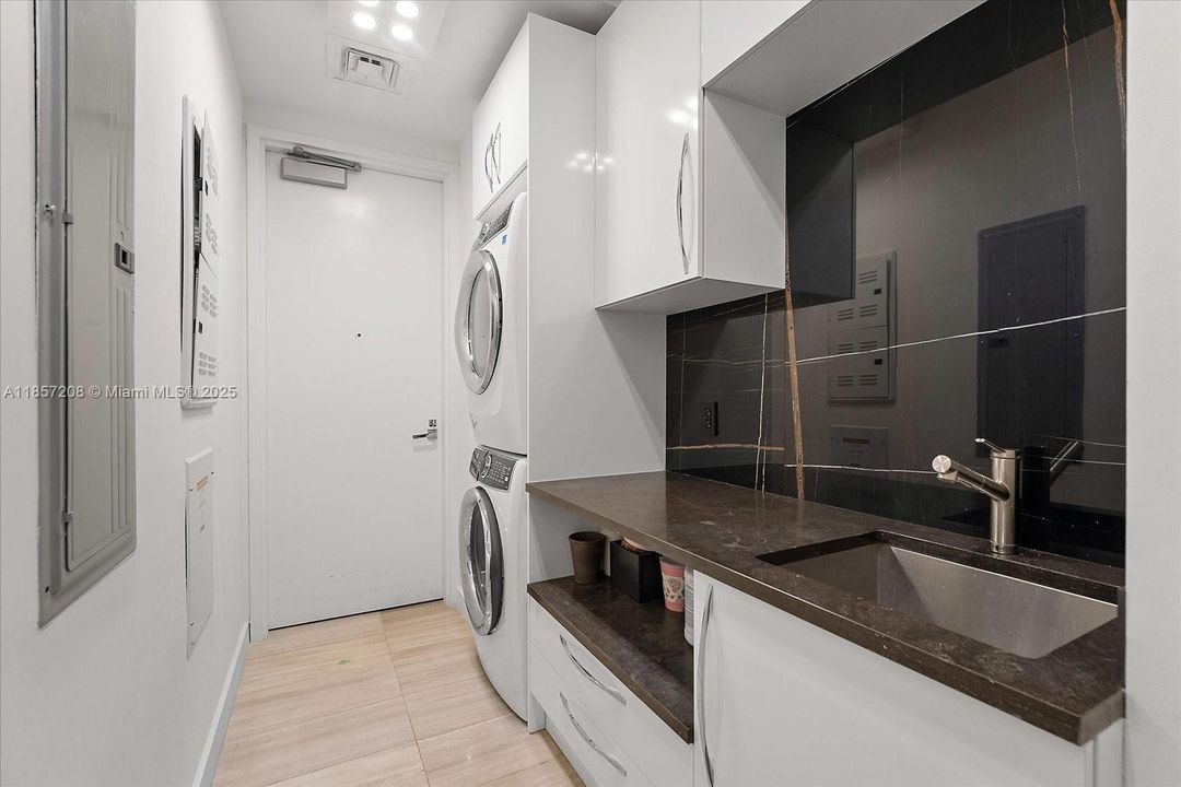 En Venta: $5,750,000 (3 camas, 3 baños, 3084 Pies cuadrados)