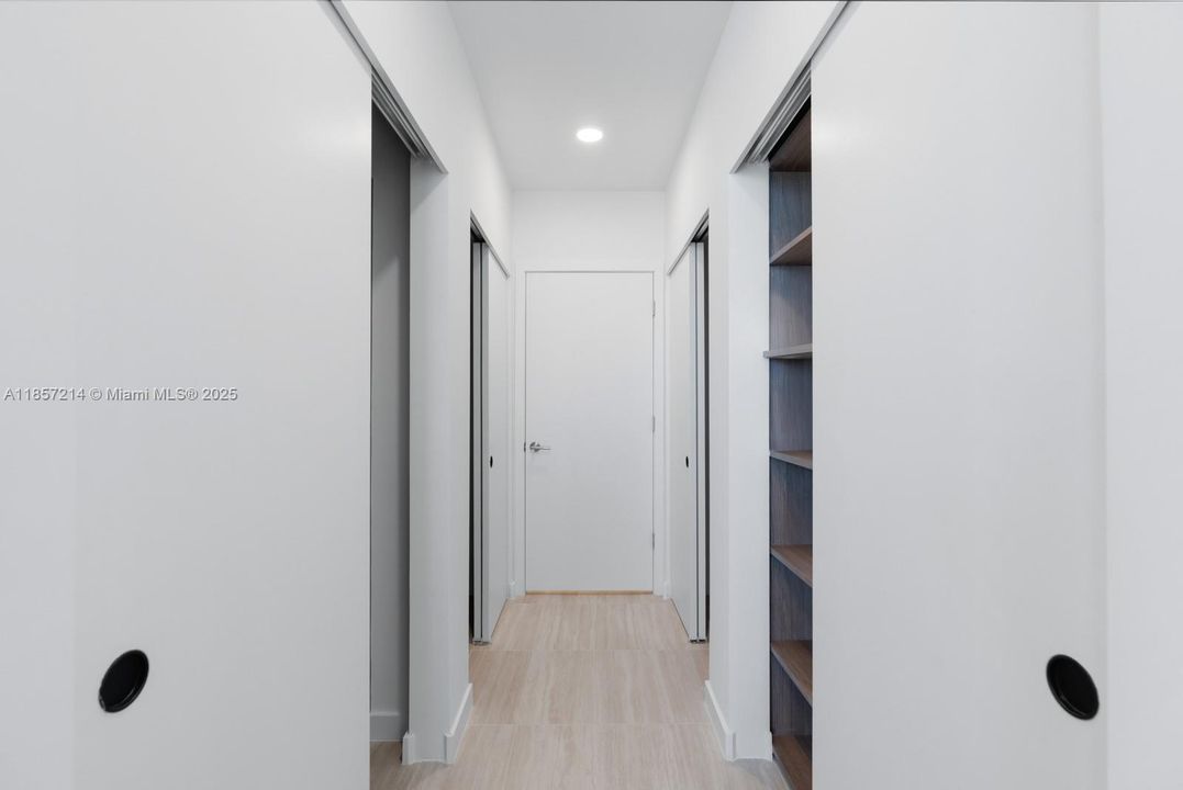 For Sale: $2,850,000 (3 beds, 2 baths, 1117 Square Feet)