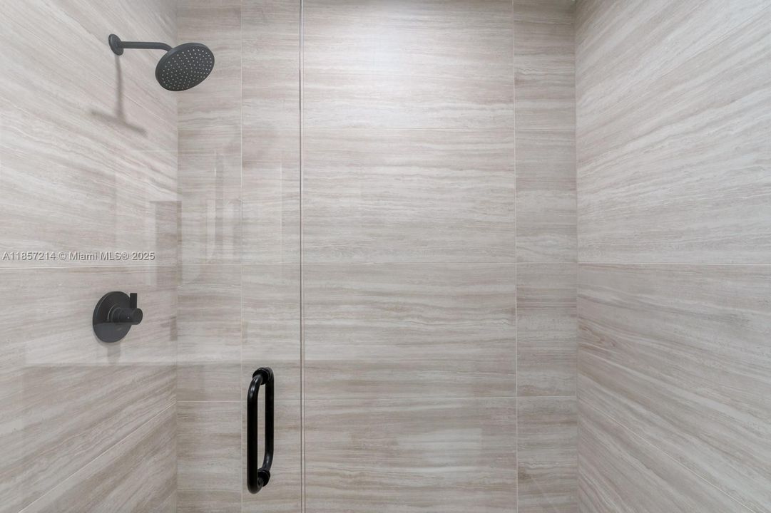 For Sale: $2,850,000 (3 beds, 2 baths, 1117 Square Feet)