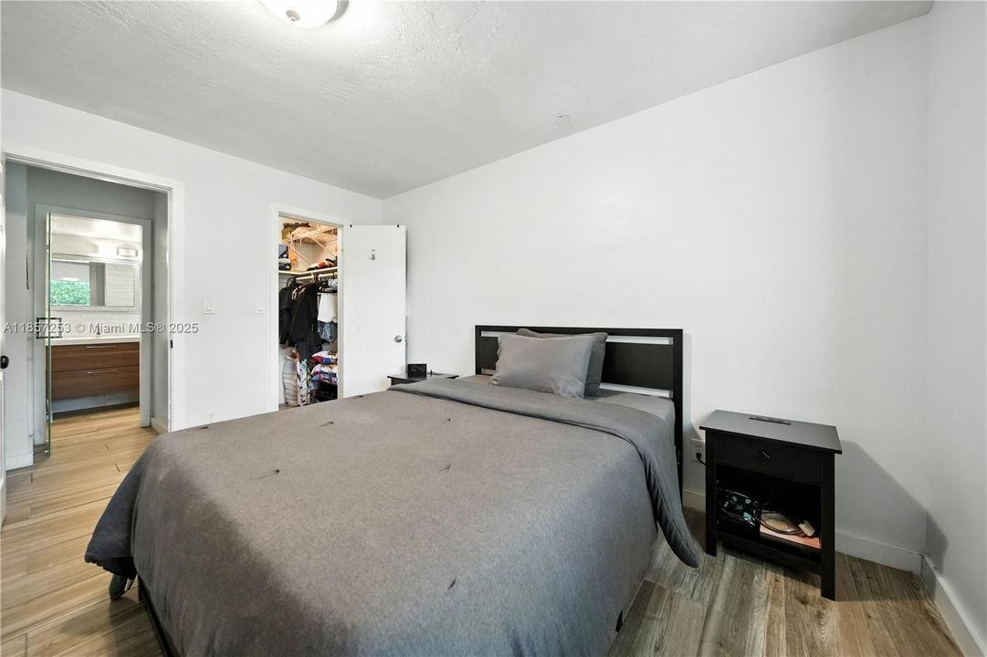 待售: $215,000 (1 贝兹, 1 浴室, 560 平方英尺)