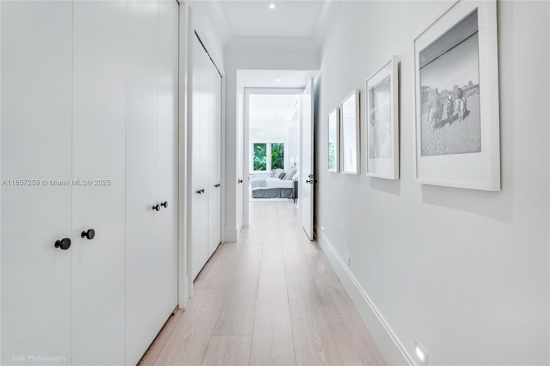 Active With Contract: $11,450,000 (6 beds, 6 baths, 6562 Square Feet)