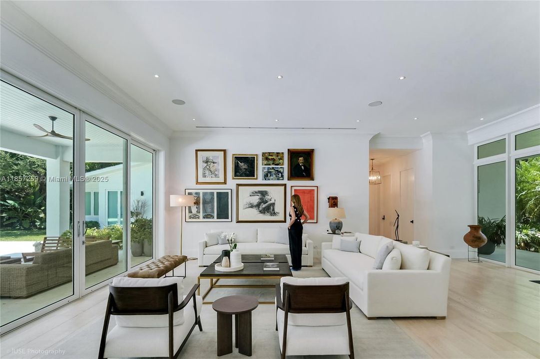 Active With Contract: $11,450,000 (6 beds, 6 baths, 6562 Square Feet)