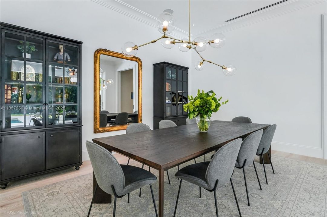 Active With Contract: $11,450,000 (6 beds, 6 baths, 6562 Square Feet)