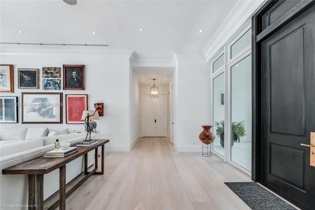 Active With Contract: $11,450,000 (6 beds, 6 baths, 6562 Square Feet)