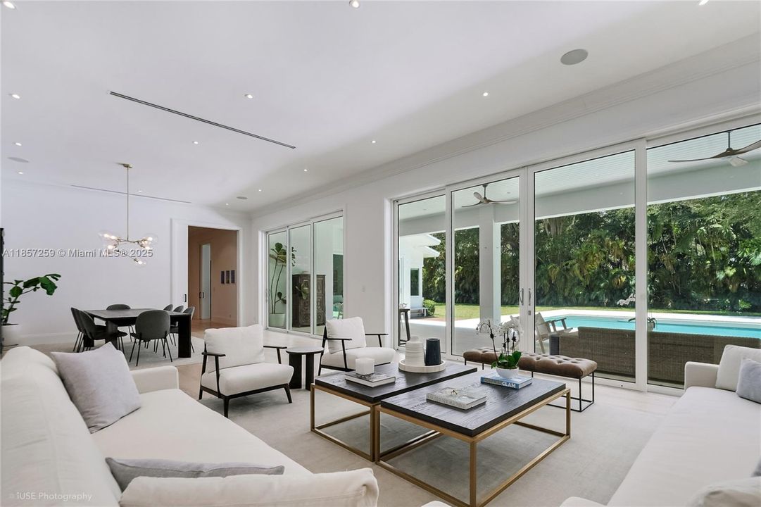 Active With Contract: $11,450,000 (6 beds, 6 baths, 6562 Square Feet)