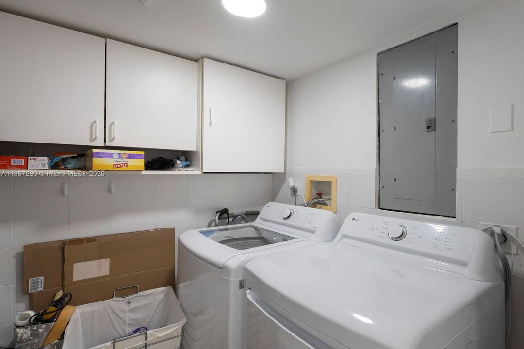 For Sale: $3,560,000 (5 beds, 3 baths, 2429 Square Feet)