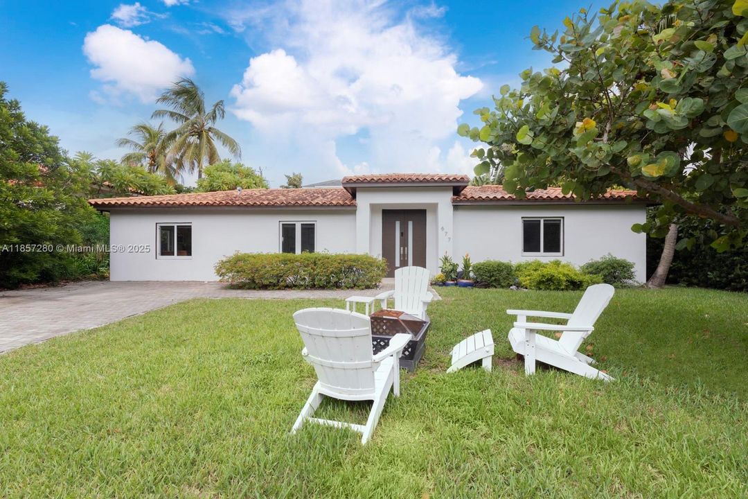 For Sale: $3,560,000 (5 beds, 3 baths, 2429 Square Feet)