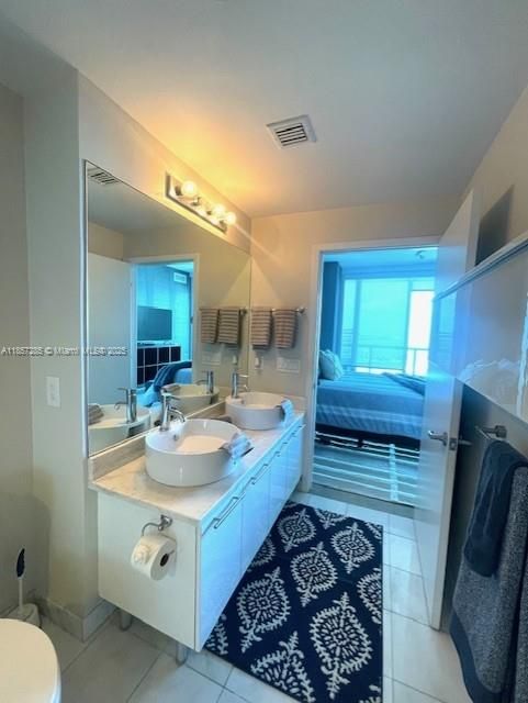 Recently Rented: $4,400 (1 beds, 1 baths, 845 Square Feet)