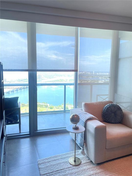 Recently Rented: $4,400 (1 beds, 1 baths, 845 Square Feet)