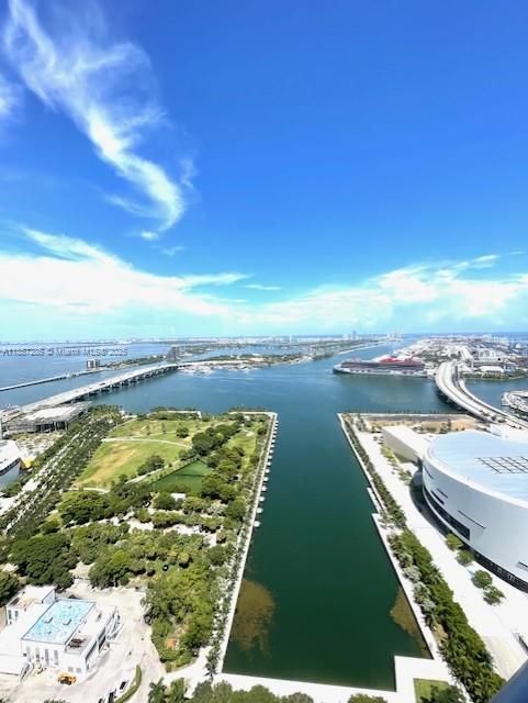 Recently Rented: $4,400 (1 beds, 1 baths, 845 Square Feet)