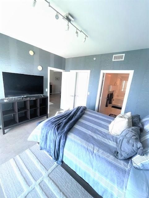 Recently Rented: $4,400 (1 beds, 1 baths, 845 Square Feet)