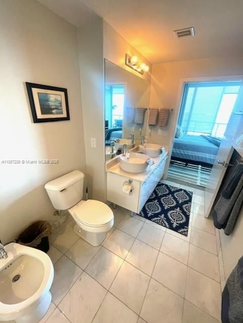 Recently Rented: $4,400 (1 beds, 1 baths, 845 Square Feet)