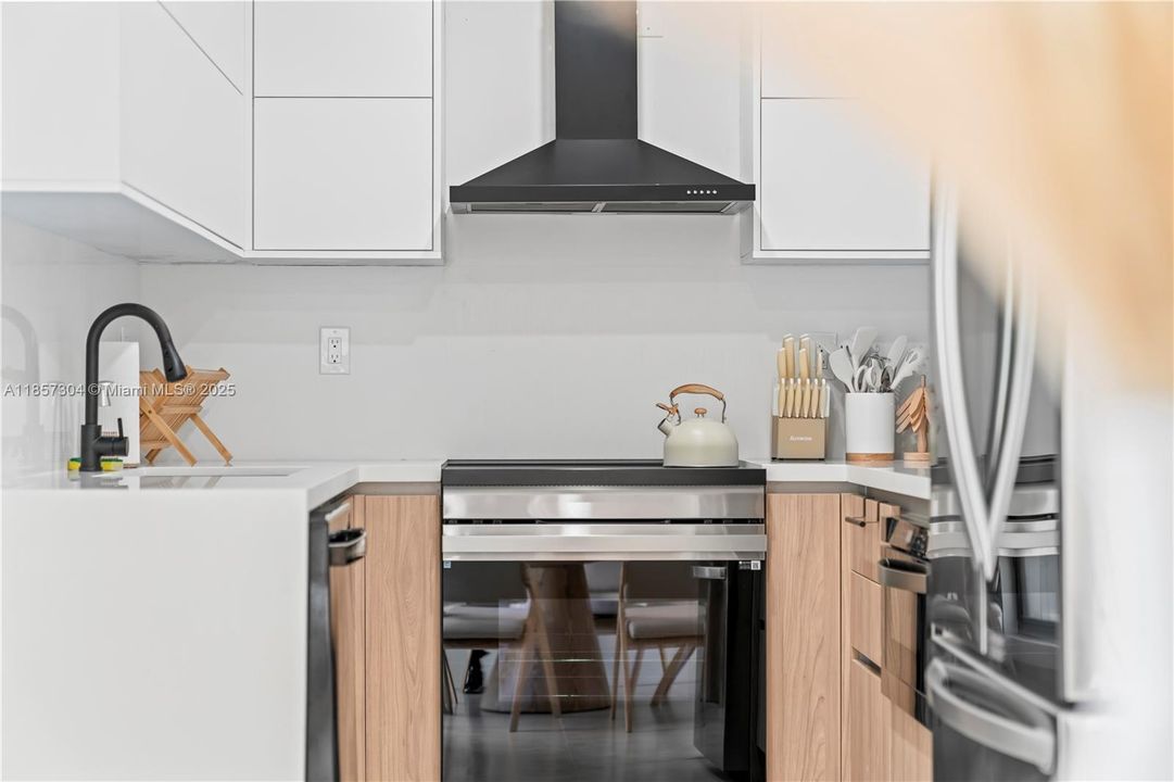 En Renta: $9,999 (4 camas, 3 baños, 1640 Pies cuadrados)