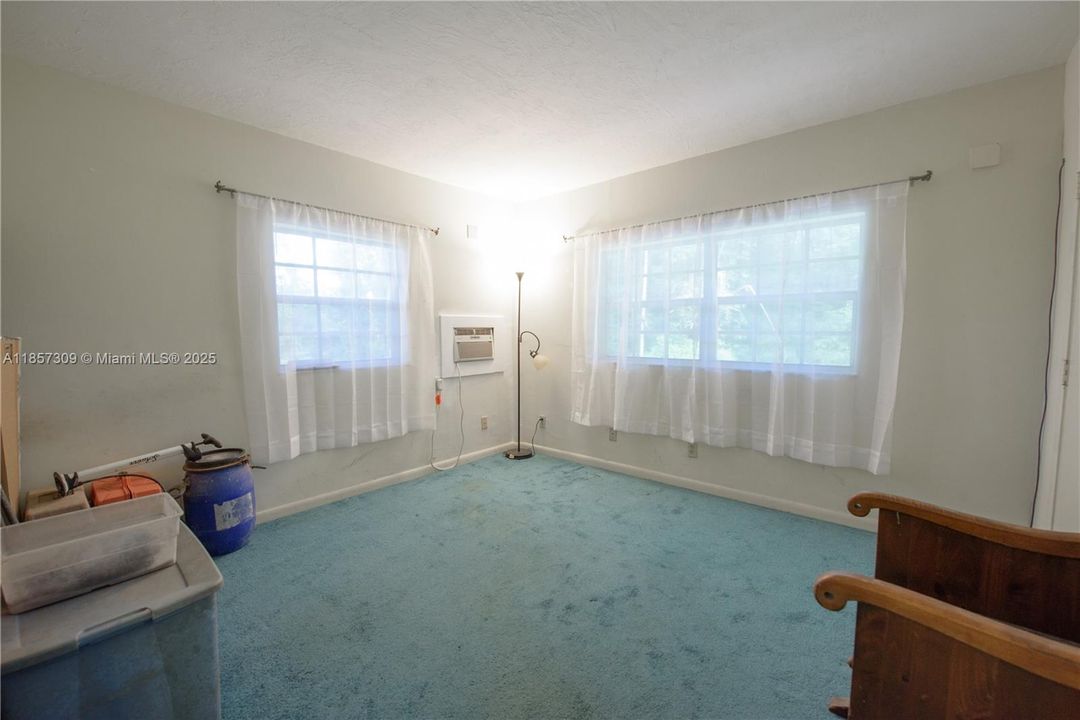 Active With Contract: $899,900 (4 beds, 2 baths, 3449 Square Feet)