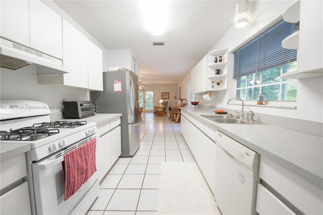 Active With Contract: $899,900 (4 beds, 2 baths, 3449 Square Feet)