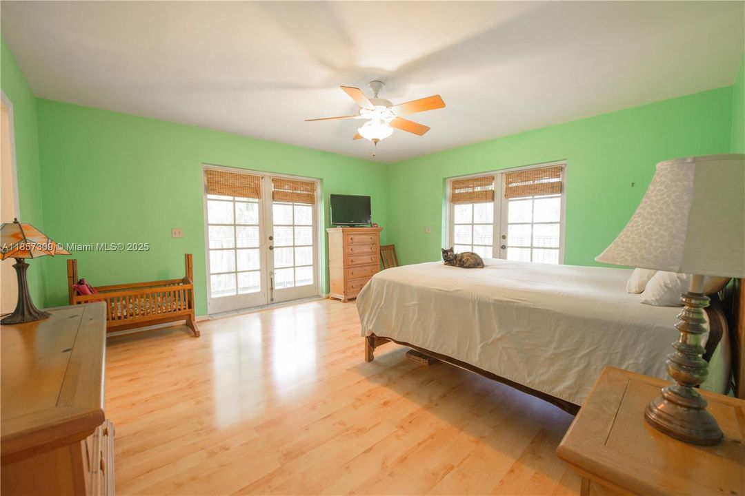 Active With Contract: $899,900 (4 beds, 2 baths, 3449 Square Feet)