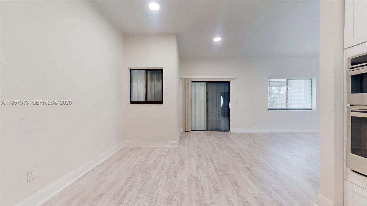 На продажу: $560,000 (3 спален, 2 ванн, 1392 Квадратных фут)