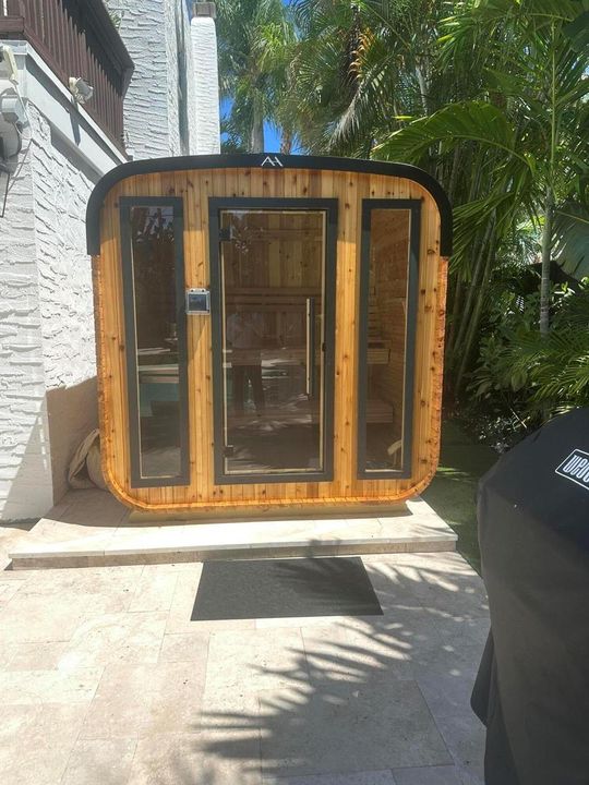 Brand new Sauna.