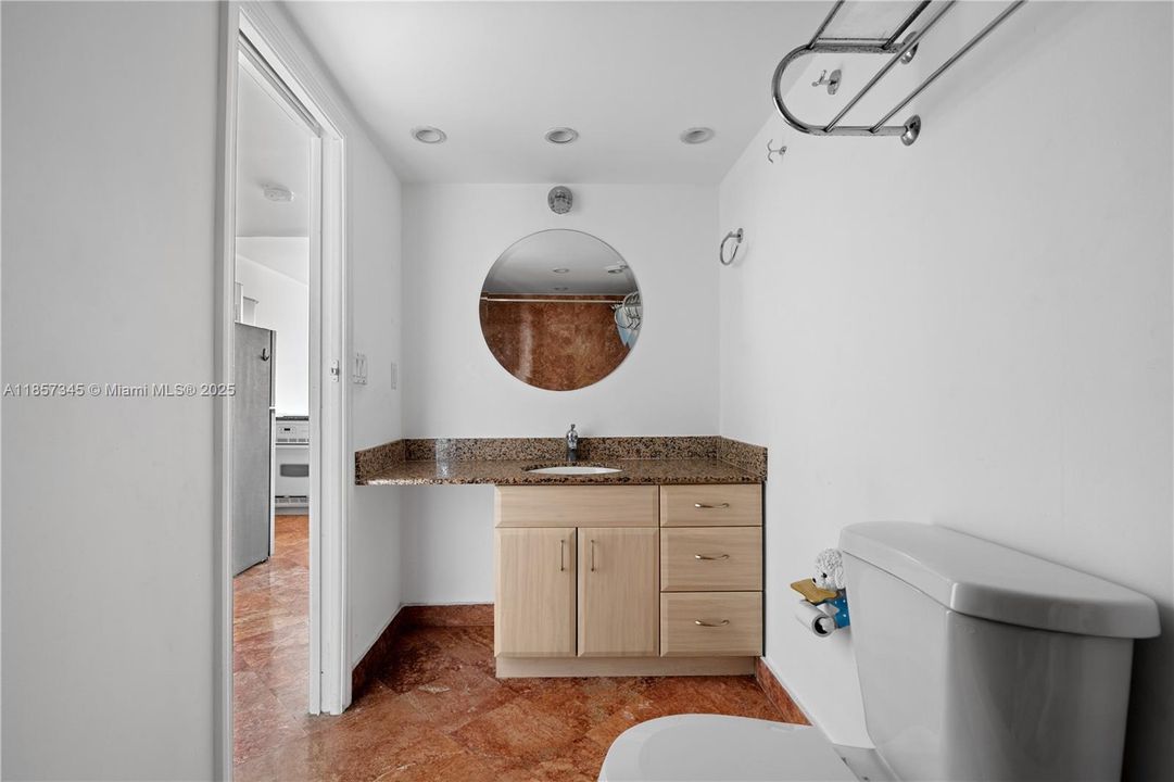 最近售出: $199,000 (0 贝兹, 1 浴室, 400 平方英尺)