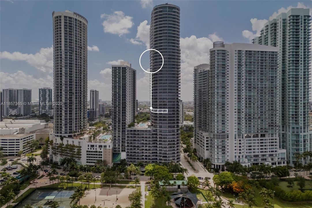 Recently Sold: $1,999,999 (3 beds, 4 baths, 2018 Square Feet)