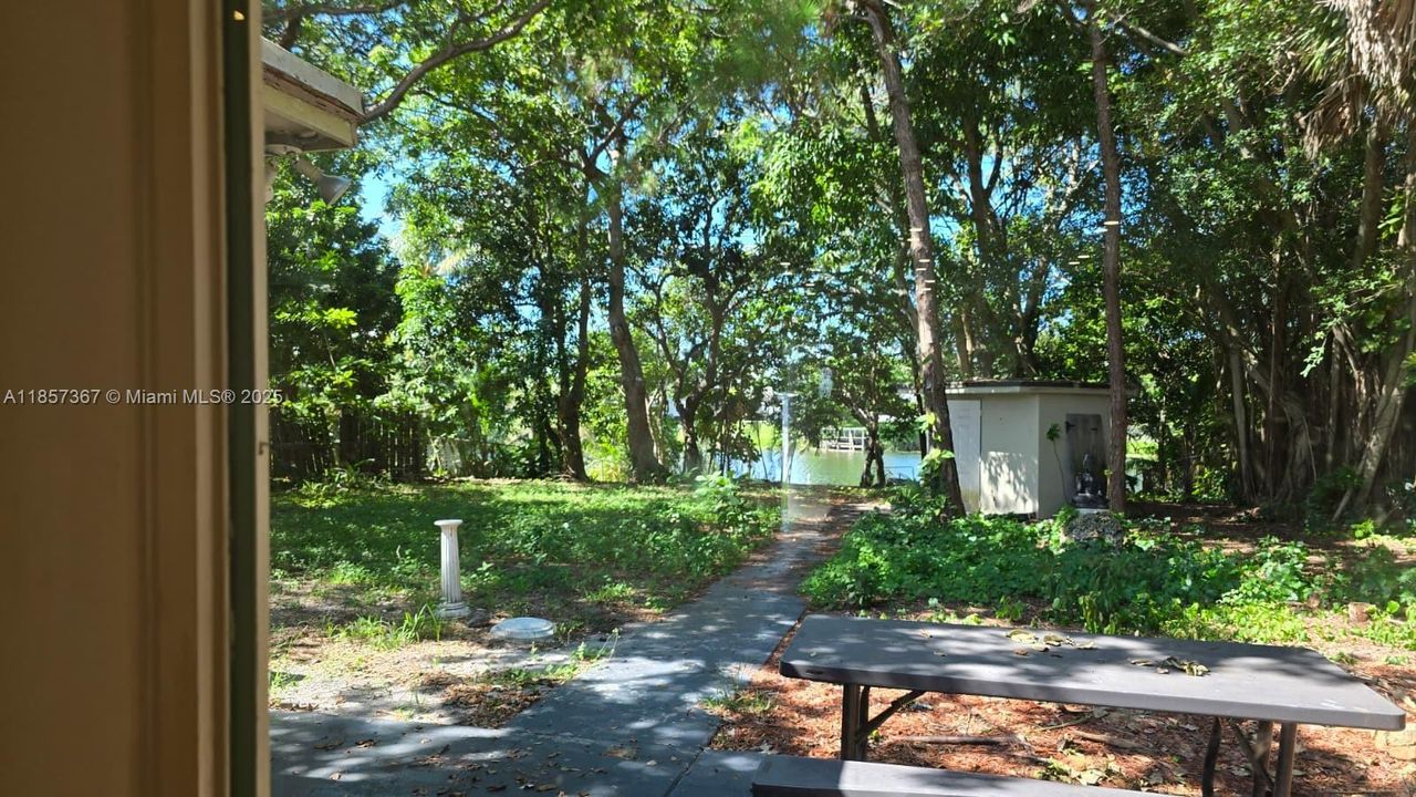 Recently Rented: $3,000 (3 beds, 2 baths, 1992 Square Feet)