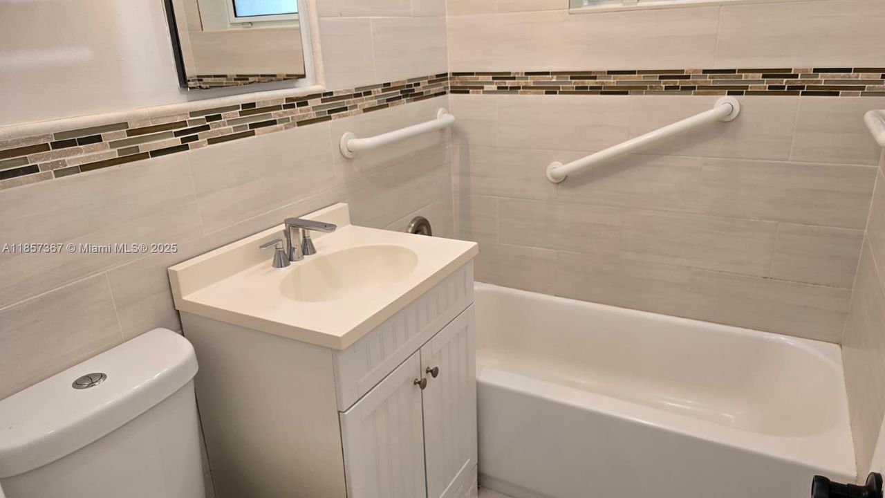 Recently Rented: $3,000 (3 beds, 2 baths, 1992 Square Feet)