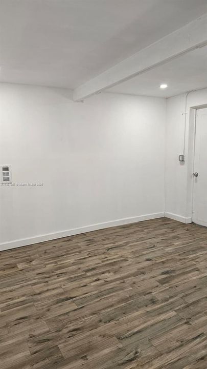 Recently Rented: $3,000 (3 beds, 2 baths, 1992 Square Feet)