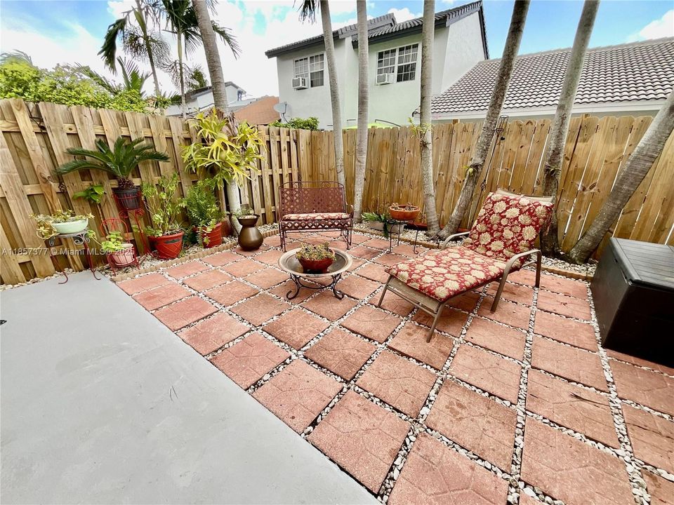 Недавно продано: $379,995 (3 спален, 2 ванн, 1321 Квадратных фут)