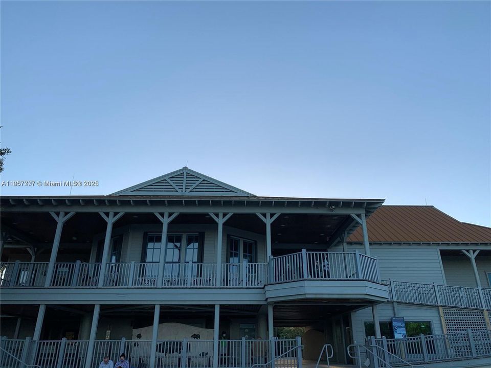 Недавно продано: $379,995 (3 спален, 2 ванн, 1321 Квадратных фут)