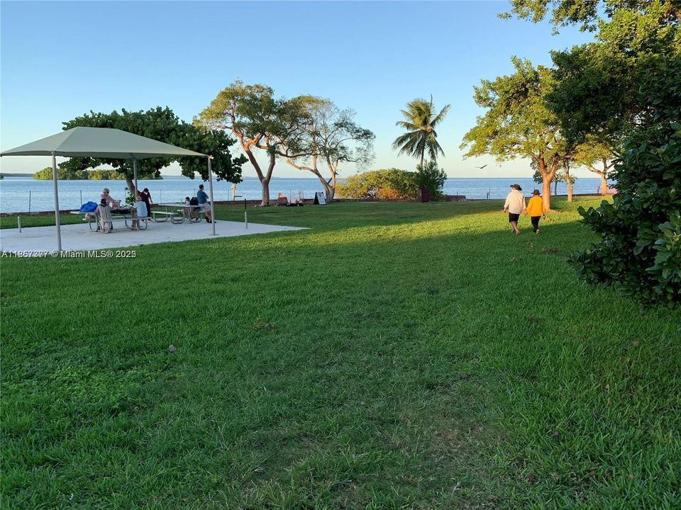 Недавно продано: $379,995 (3 спален, 2 ванн, 1321 Квадратных фут)