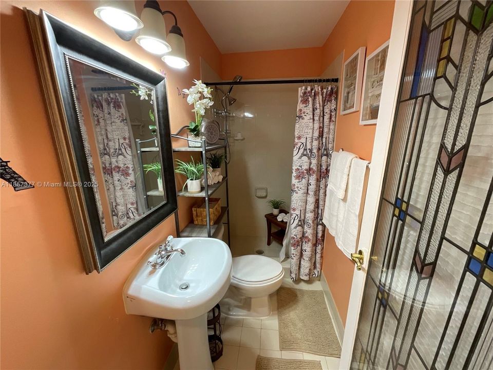 Недавно продано: $379,995 (3 спален, 2 ванн, 1321 Квадратных фут)