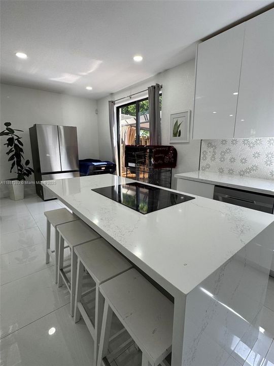 На продажу: $489,000 (3 спален, 2 ванн, 1706 Квадратных фут)