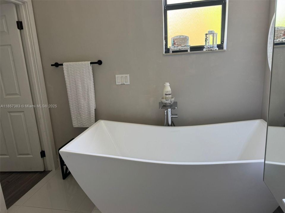 На продажу: $489,000 (3 спален, 2 ванн, 1706 Квадратных фут)